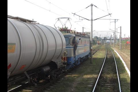 tn_ro-cfrmarfa-freight-train_01.jpg